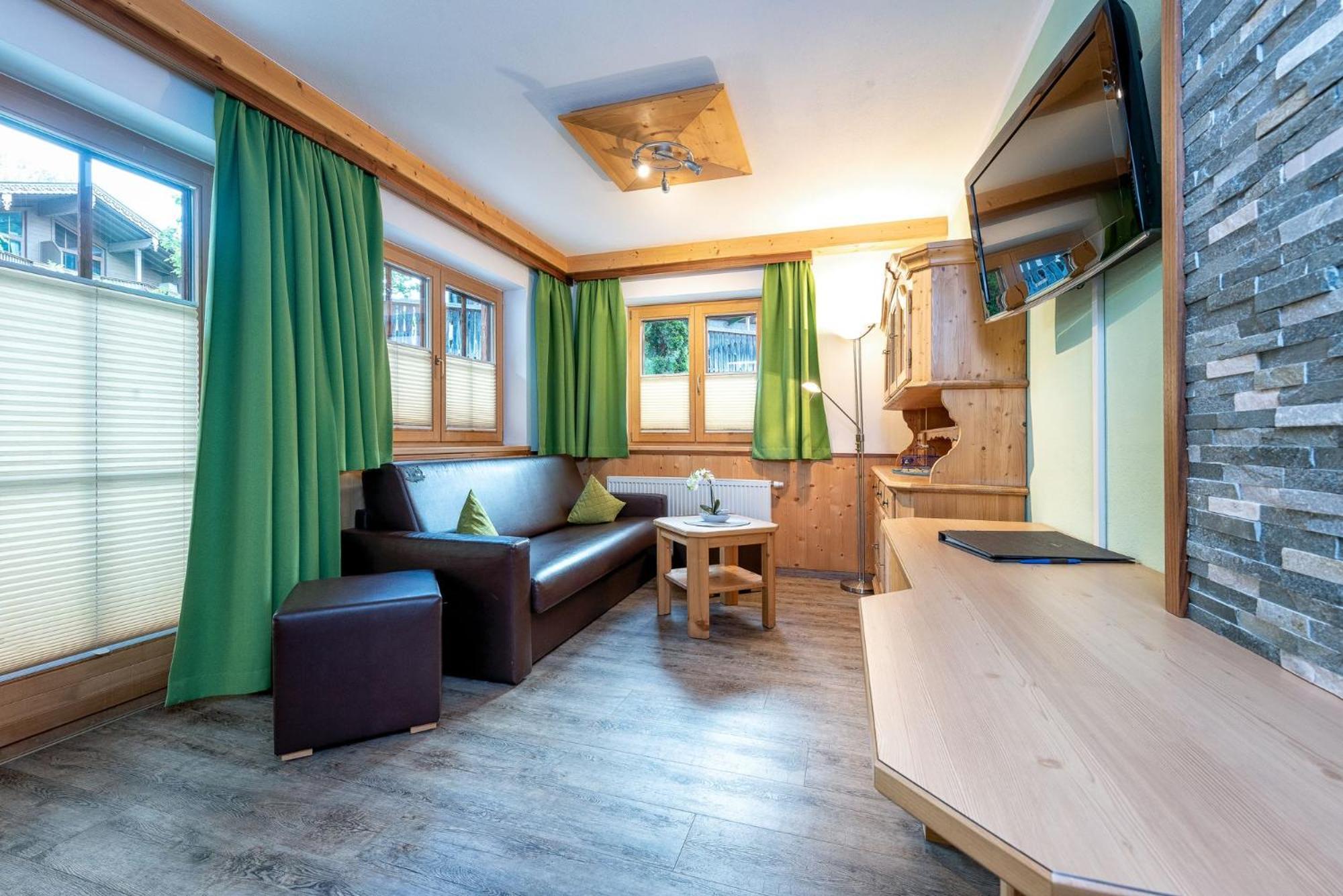 Alpenliving Apartment Mayrhofen Bagian luar foto