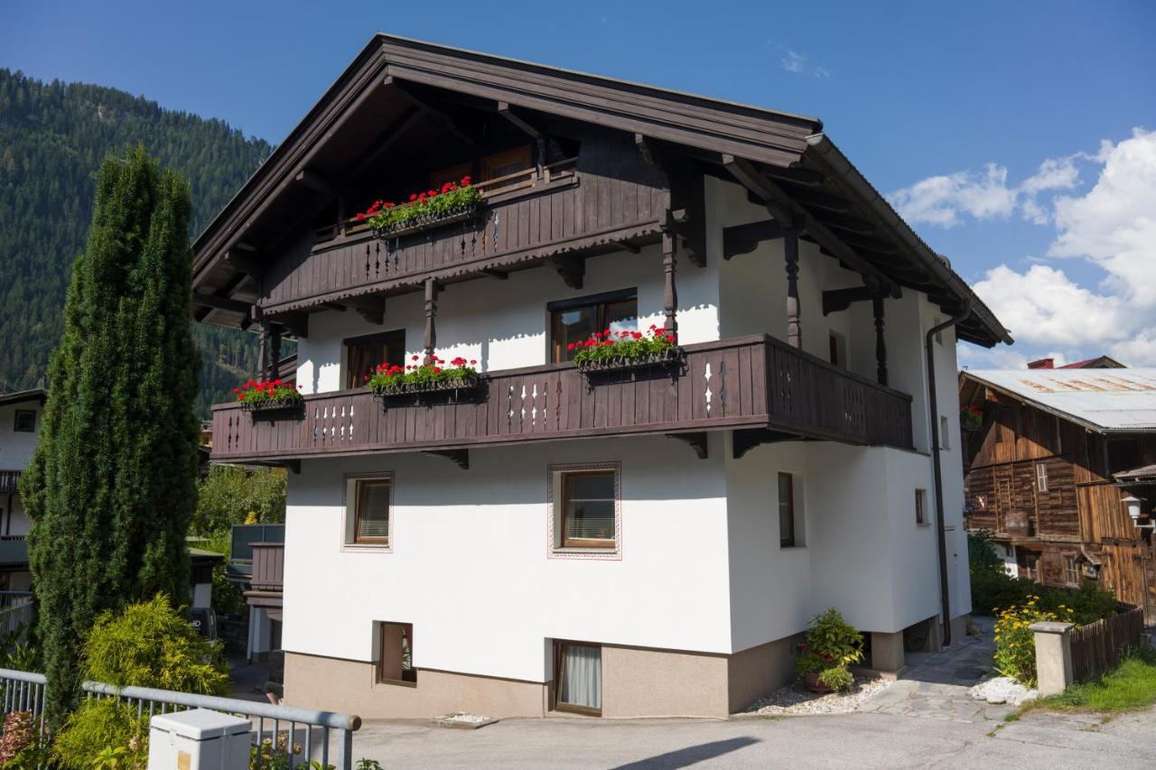 Alpenliving Apartment Mayrhofen Bagian luar foto